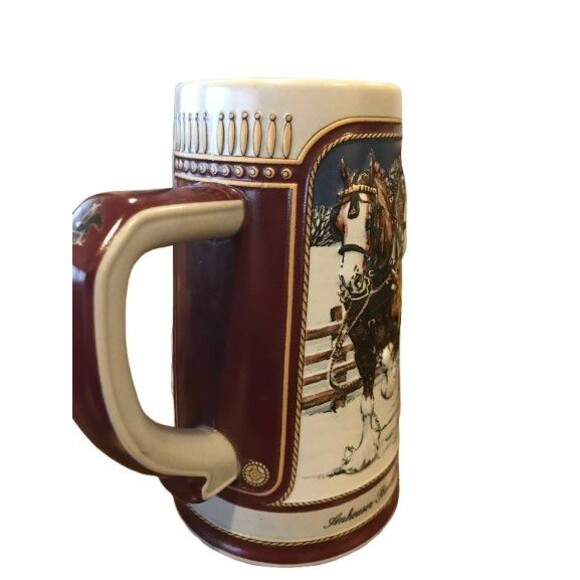 BUDWEISER BEER STEIN 1989 WINTER CLYDESDALES  CERMARTE EMBOSSED, 6 3/4" TALL - Picture 7 of 8